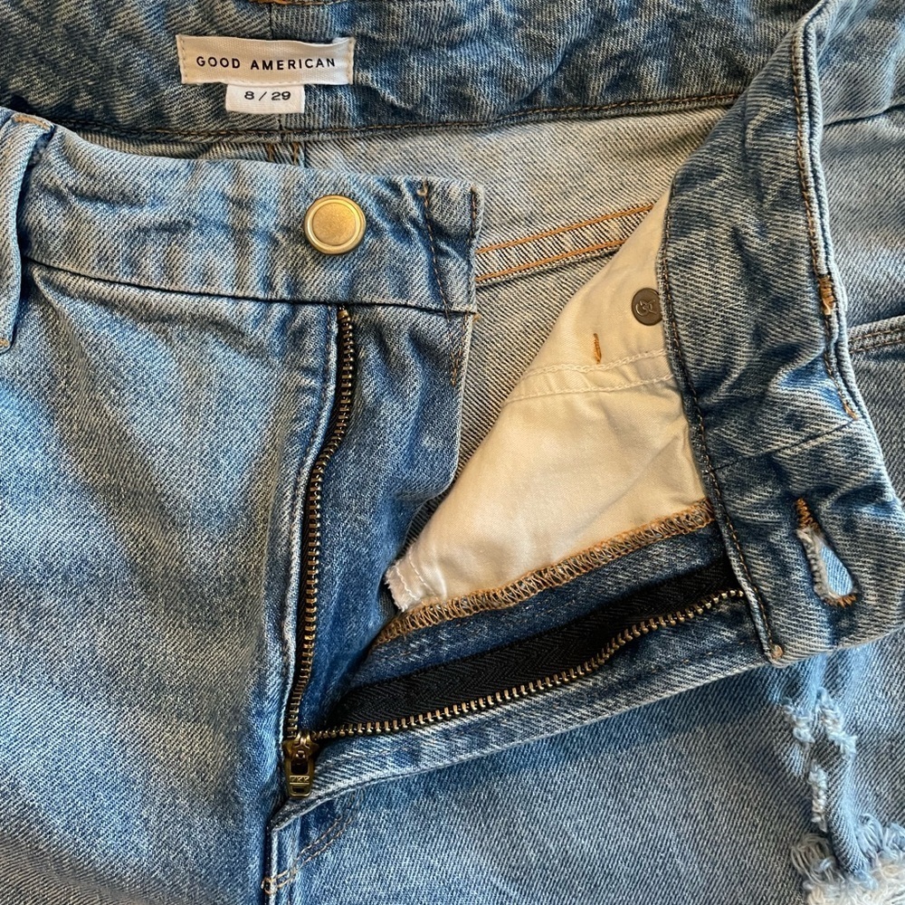 Good American High Rise Good Classic Bootcut Jeans 8/29
Indigo046 GC062T - Picture 2 of 15